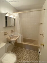 240 Belmont St, Unit #33 in Malden, MA - Foto de edificio - Building Photo