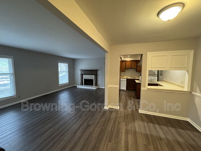 5025 Hillsboro Dr in Nashville, TN - Building Photo - Building Photo