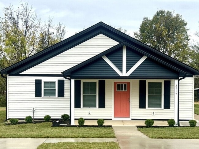 2217 Kenwood Blvd SE, Unit A