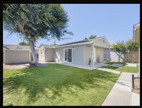 5869 Adenmoor Ave in Lakewood, CA - Building Photo - Building Photo
