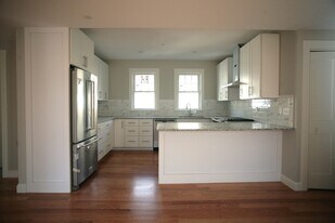 32 Sparks St, Unit 3 in Cambridge, MA - Building Photo