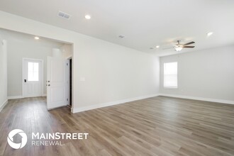 328 Whiteheart Drive in DeLand, FL - Building Photo - Building Photo