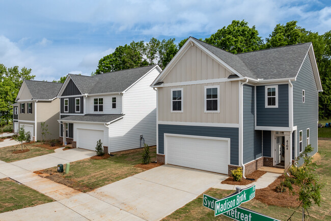 Hadley Crossing in Charlotte, NC - Building Photo - Building Photo