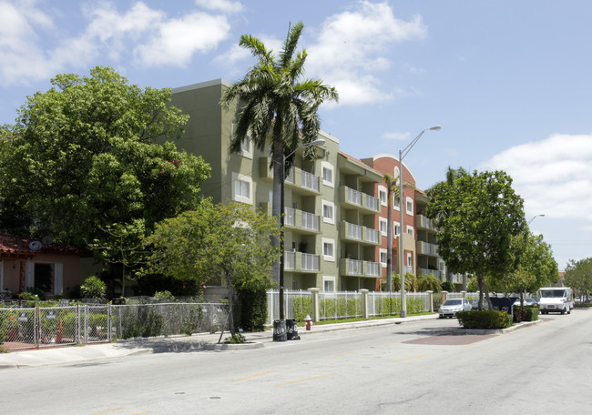 South Wind Apartments in Hialeah, FL - Building Photo - Building Photo