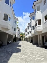 261 Navarre Ave in Coral Gables, FL - Building Photo - Building Photo