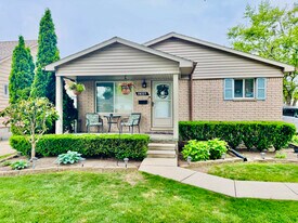 28227 Gladstone St in St. Clair Shores, MI - Building Photo