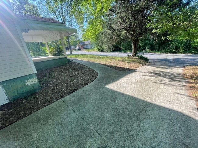 property at 672 Melvin Pl