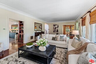 905 Bedford Dr in Beverly Hills, CA - Building Photo - Building Photo