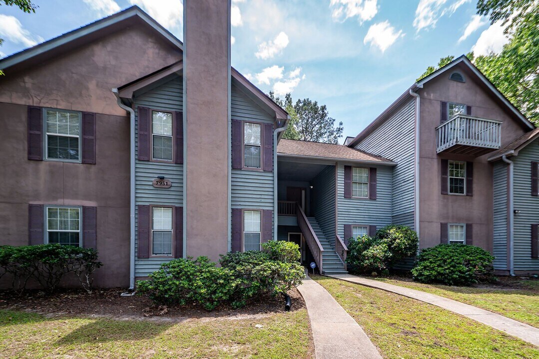 7951 Cricket Ct in North Charleston, SC - Building Photo