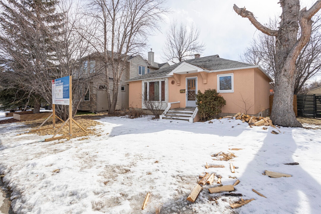 515 17 Av NW in Calgary, AB - Building Photo