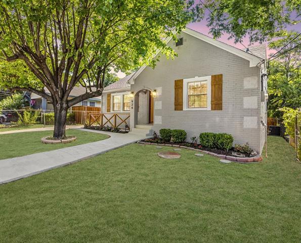 924 S Clinton Ave in Dallas, TX - Building Photo