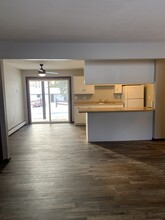 1005 16th St NE, Unit 4 in Willmar, MN - Foto de edificio - Building Photo