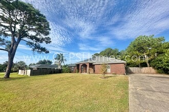 1933 Indigo Dr in Navarre, FL - Building Photo - Building Photo