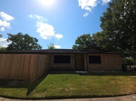 1546 Ramada Dr in Houston, TX - Building Photo