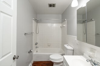Fountainview East Apartments in Amherst, NY - Foto de edificio - Building Photo