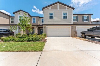 32063 Pop Ash Pl in San Antonio, FL - Building Photo - Building Photo