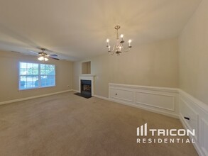 2425 Reid Oaks Dr in Charlotte, NC - Building Photo - Building Photo