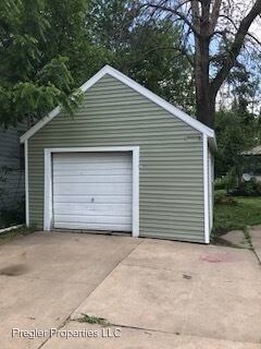 1326 W 4th St-Unit -#1 in Waterloo, IA - Building Photo - Building Photo