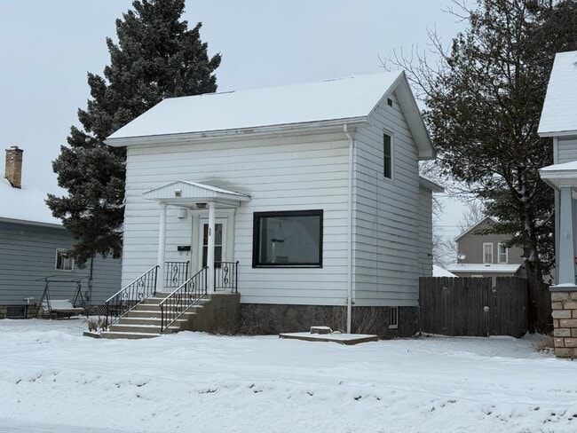 property at 1612 Mary St