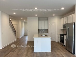 253 W Millbrook Dr in Spring Hill, TN - Foto de edificio - Building Photo