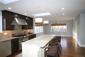 950 Rock Rimmon Rd in Stamford, CT - Building Photo - Building Photo