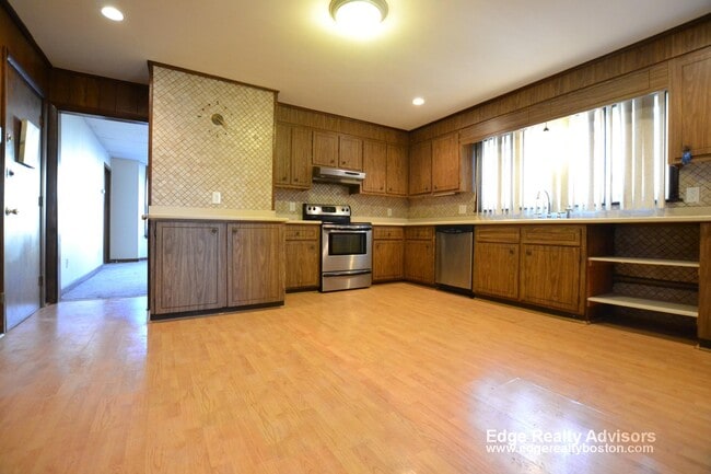 285 Webster St, Unit 2 in Boston, MA - Building Photo - Building Photo