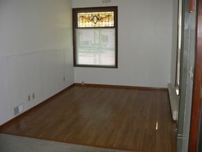 204 W Cedar St, Unit Apartment A in Chippewa Falls, WI - Building Photo - Building Photo
