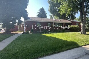 3000 S Holly Pl in Denver, CO - Building Photo