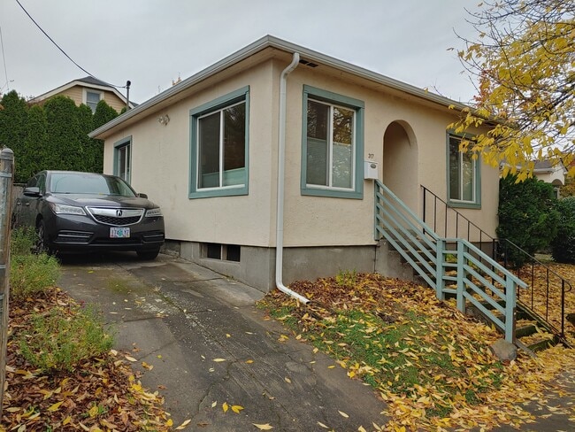 property at 317 N Beech St