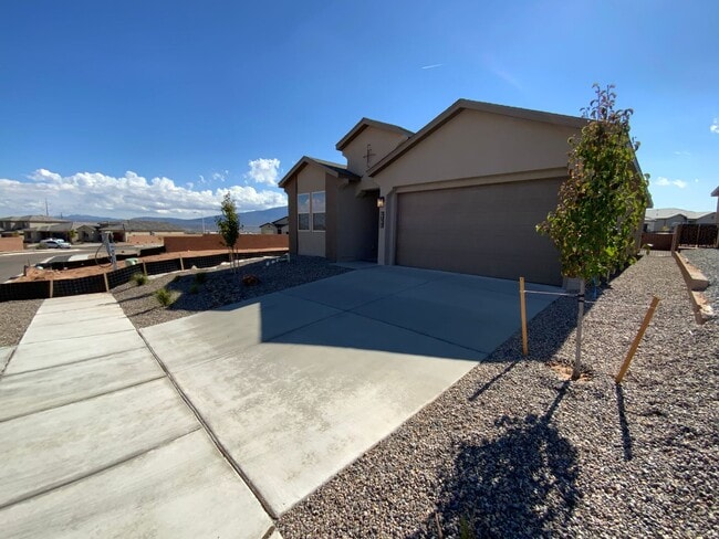 6746 Clayton Dr NE in Rio Rancho, NM - Building Photo - Building Photo