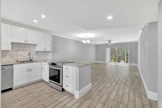 2900 Fiore Way in Delray Beach, FL - Building Photo - Building Photo