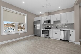 5 Washington Ave in Revere, MA - Building Photo