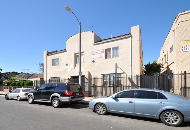 1321 S Kenmore Ave in Los Angeles, CA - Foto de edificio - Building Photo