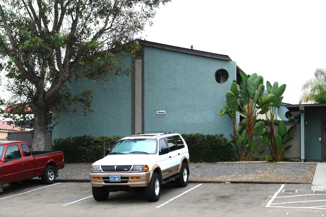 1021 N Vulcan Ave in Encinitas, CA - Building Photo - Building Photo