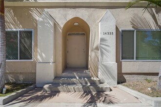 14335 Hamlin St in Los Angeles, CA - Building Photo - Building Photo