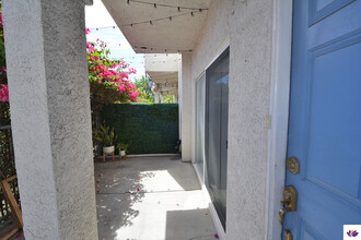 14619 Gilmore St, Unit 14619 Gilmore St in Van Nuys, CA - Foto de edificio - Building Photo