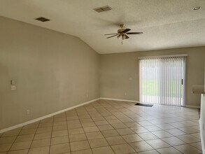6835 Otters Den Ct N in Jacksonville, FL - Building Photo - Building Photo