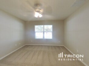 3743 Bramblewood Loop in Spring Hill, FL - Building Photo - Building Photo