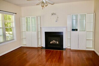 513 E Maple Ave in Holly Springs, NC - Building Photo - Building Photo