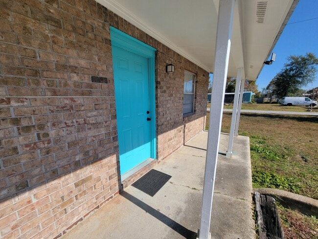 6529 Chipewa St, Unit Unit # F in Callaway, FL - Building Photo - Building Photo
