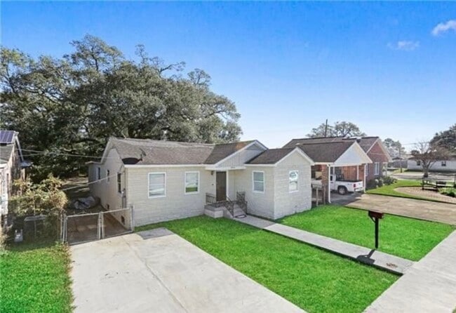 1916 Moss St in New Orleans, LA - Building Photo - Building Photo