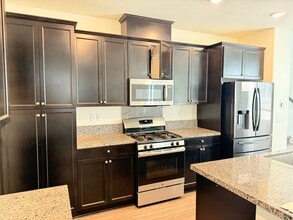 14409 Figueroa Ln in Chino, CA - Building Photo - Building Photo