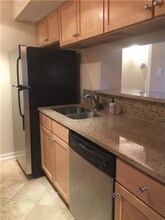 3204 Manchaca Rd, Unit 407 in Austin, TX - Building Photo - Building Photo