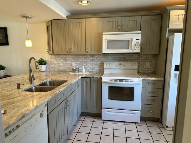 142 Palm Dr in Naples, FL - Building Photo - Building Photo