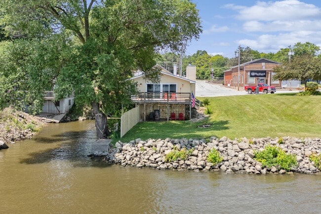 403 River Dr in Princeton, IA - Building Photo - Building Photo