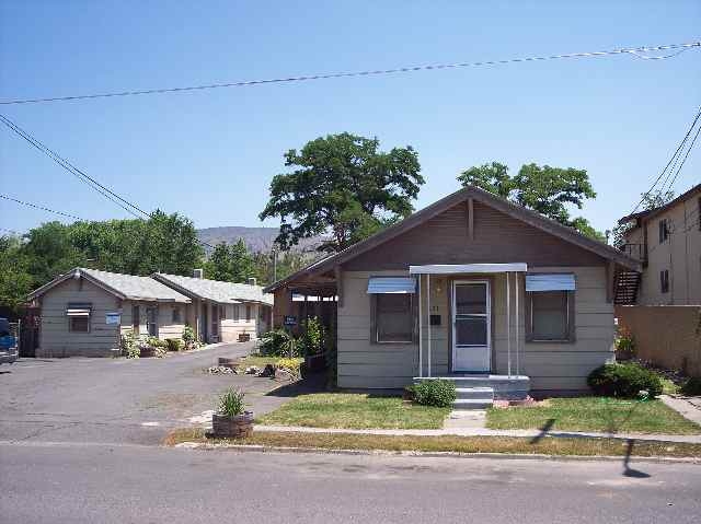 121 Mortimer St in Klamath Falls, OR - Building Photo