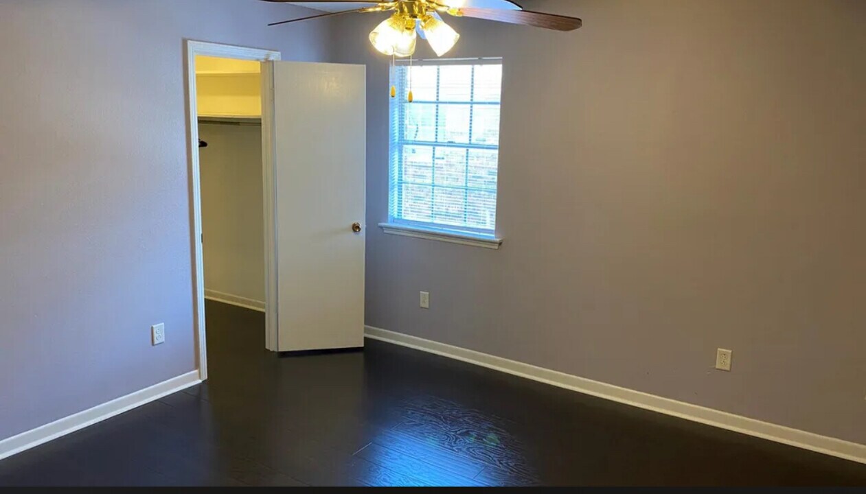 2312 Giuffrias Ave in Metairie, LA - Building Photo