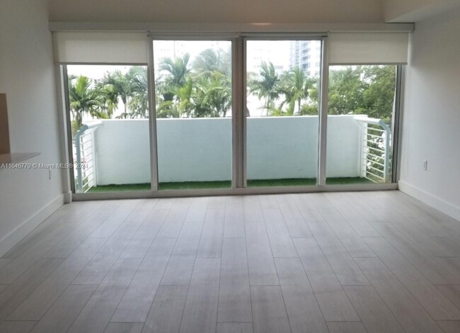 6580 Indian Creek Dr in Miami Beach, FL - Building Photo - Building Photo