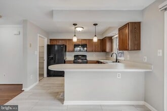 45550 Whitcomb Square in Sterling, VA - Building Photo - Building Photo