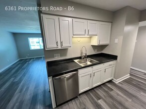 6361 Proprietors Rd in Worthington, OH - Building Photo - Building Photo